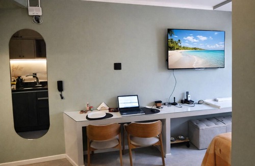 Pioneiros Apartment | Charming studio apartment 800m from the Ferris wheel and 2.8km from Brava Beach.