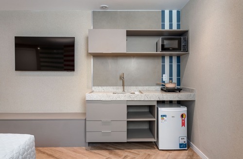 Copacabana Apartment | Charming Studio Just a Few Steps from the Beach | CNJ Q6