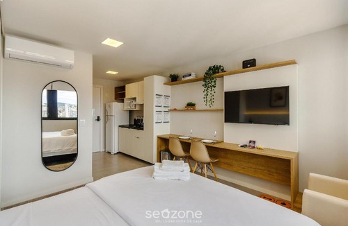 Rio Branco Apartment | Charming studio with pool in POA GRB0917