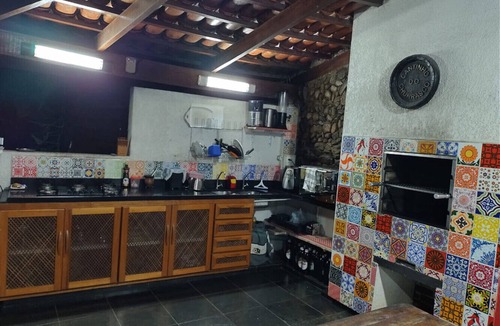 Sao Sebastiao House | Charmosa casa com churrasq. na praia de Camburí