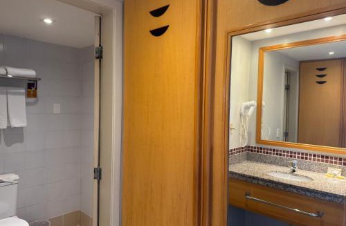 Meireles Hotel | Chic hotel suite in fabulous Meireles Fortaleza with WiFi, fitness room