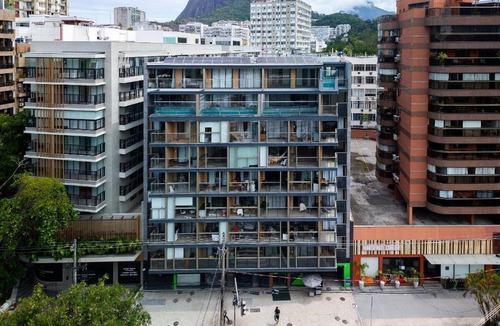 Leblon Apartment | Chic loft in Leblon with balcony and Christ view