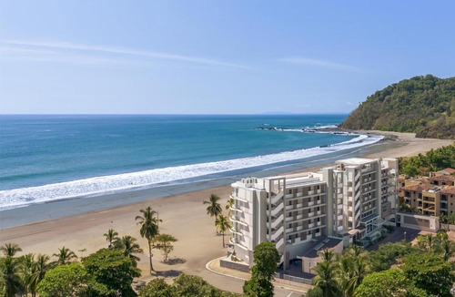 Jaco Hotel | Clarita's Beach Bar & Resort, WorldHotels Elite