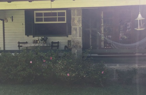 Planalto House | Classic House with Beautiful Garden in front of Christmas Light
