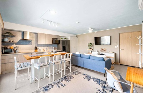 Barrio Santa Lucia Apartment | Coastal Art Condo Near Jacó Beach