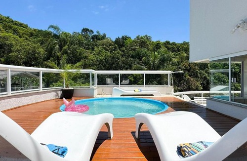 Bombas Apartment | Cobertura com Piscina na praia de Bombas - BOM003
