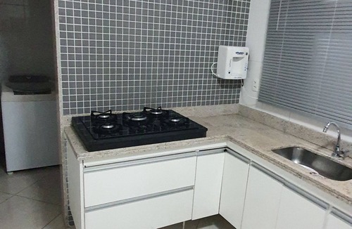 Contagem Apartment | Cobertura Duplex com Hidromassagem ao Ar Livre Para 8 Pessoas
