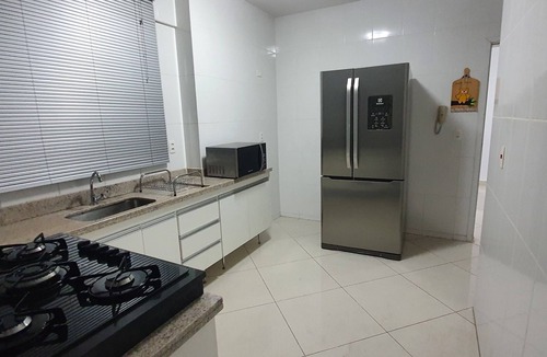 Contagem Apartment | Cobertura Duplex com Hidromassagem ao Ar Livre Para 8 Pessoas