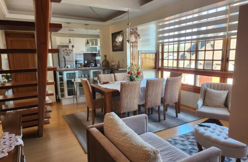 Gramado City Centre Apartment | Cobertura duplex no centro de Gramado