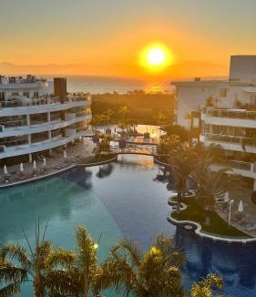 Ponta das Canas Apartment | Cobertura em Resort Pé na Areia com Piscina Hidro