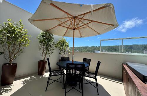 Bombas Apartment | Cobertura finamente mobiliada com jacuzzi