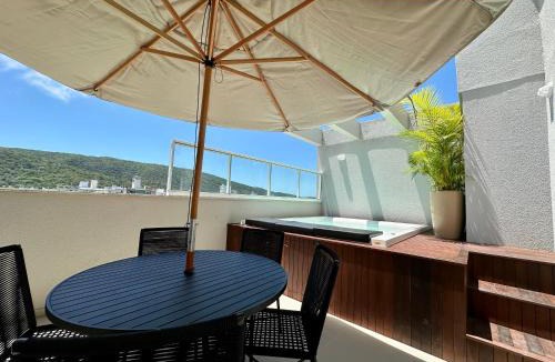 Bombas Apartment | Cobertura finamente mobiliada com jacuzzi