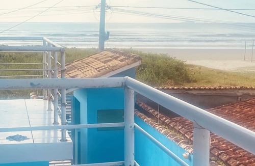 Itanhaem House | Comfort and fun. Beachfront. Small pets are accepted.