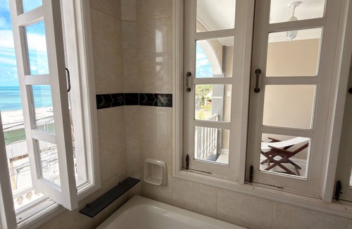 Ponta Negra House | Comfort and safety for your family/friends with a view of Morro do Careca!