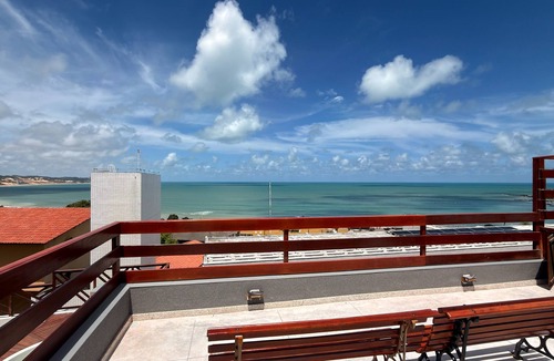 Ponta Negra House | Comfort and safety for your family/friends with a view of Morro do Careca!