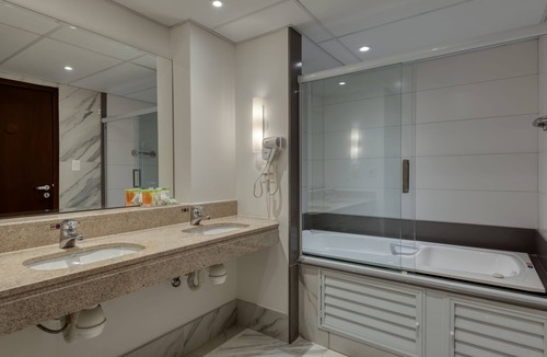 Praia do Canto Hotel | Comfort Suites Vitoria