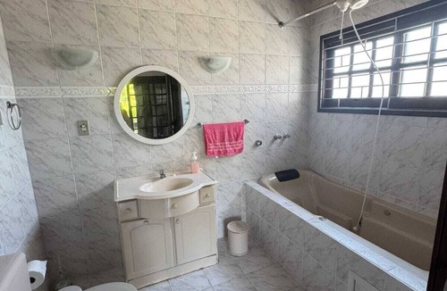 Torres House | Comfortable beach retreat near Praia da Cal.