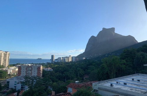 Sao Conrado House | Comfortable house with a wonderful view and safe - 5 minutes from the beach.