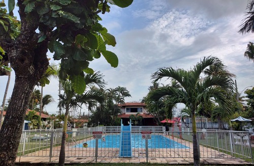 Palmeiras Apartment | Complete bungalow in a condominium with swimming pool, in the central region of Cabo Frio.