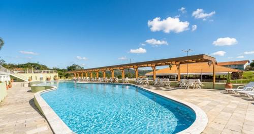 Boa Vista House | Condomínio Vila Hípica por Yolo