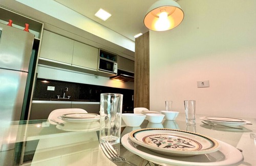 Matriz Apartment | Confortável Apt 2 Quartos frente Shopping Curitiba