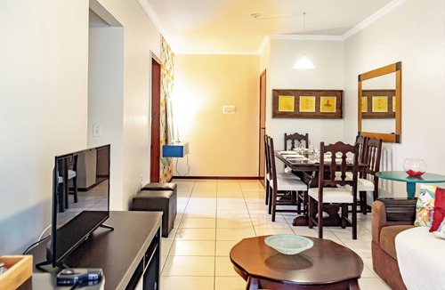 Castelo Branco Apartment | Conforto a 2 quadras do Mar em Meia Praia MM9040