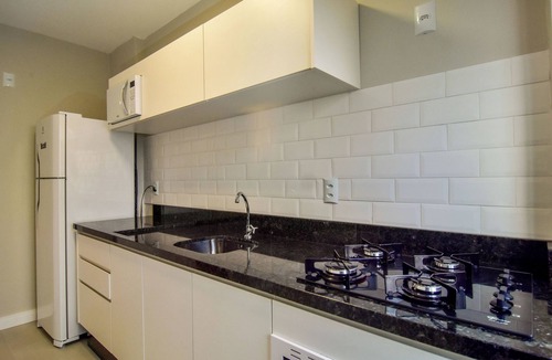 Barra Sul Apartment | Conforto na Av. Brasil, 150 metros da Praia RS7551