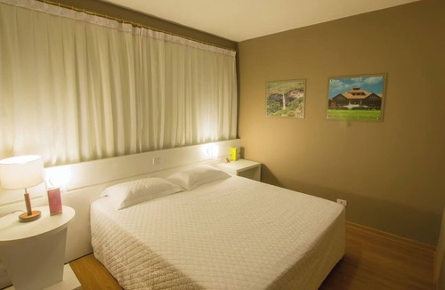 Jaguariaiva Hotel | Contemporary Double Room Nestled Among Forests with Canyon and Waterfall Stunt