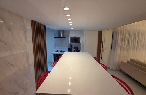 Copacabana Apartment | Copacabana 4 bedrooms (2 suites) with side sea and mountain views