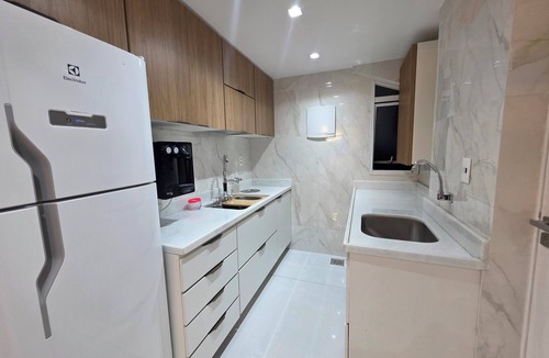 Copacabana Apartment | Copacabana 4 bedrooms (2 suites) with side sea and mountain views