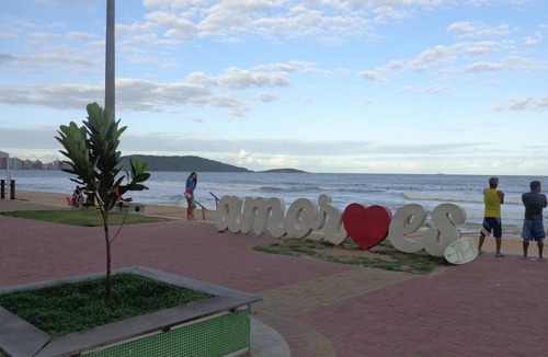 Praia do Morro Apartment | Coverage w / pool and barbecue for 15 people, 3 suites w / air cond.