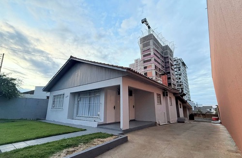 Jardim Italia Apartment | Cozy and well-located apartment in a central area.