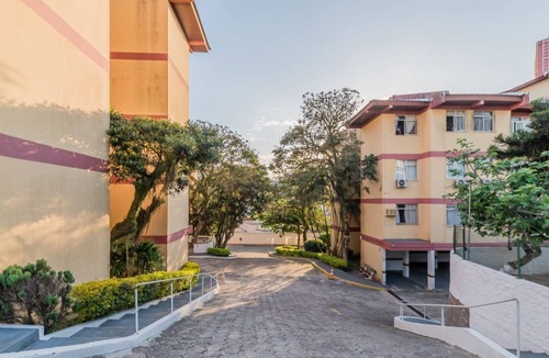 Capoeiras Apartment | Cozy Apartment in Capoeiras, Floripa Opt504