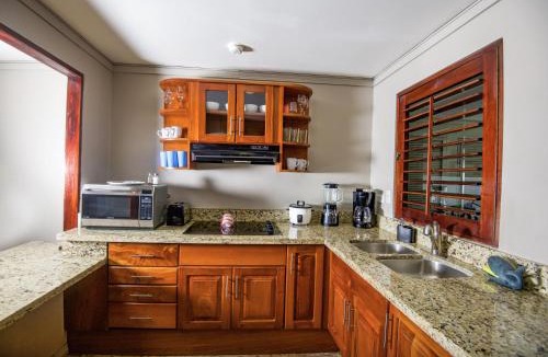 Damas House | Cozy getaway w/pool-tennis-bbq near Manuel Antonio