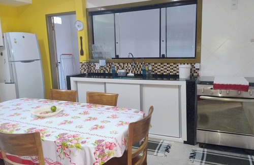 Rasa House | Cozy house with pool, air conditioning, barbecue, and garage.