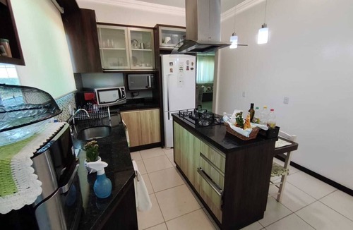 Capivari House | Cozy house, less than 10 minutes from the beach.