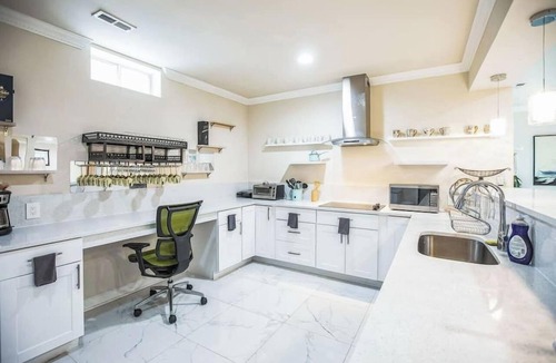 Fairland House | Cozy Lower-Level Retreat 3 Rooms + Pool Table