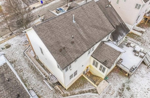 Fairland House | Cozy Lower-Level Retreat 3 Rooms + Pool Table