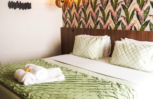Lagoa da Conceicao Hotel | Cris Hotel