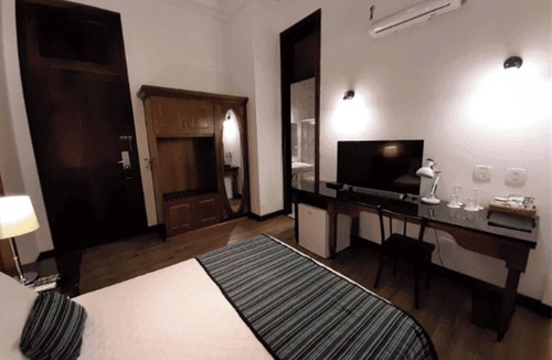 Matriz Hotel | Curitiba’s Bride Hotel—Romantic Double Suite w/Breakfast & Modern Comfort