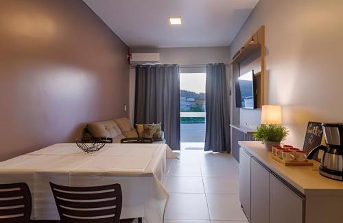 Praia da Armacao do Itapocoroi House | Curta Praia de Armação - Casa Coqueiro