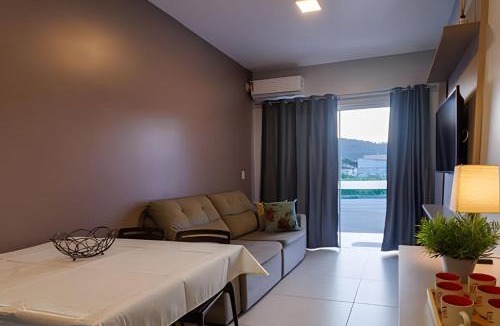 Praia da Armacao do Itapocoroi House | Curta Praia de Armação - Casa Coqueiro