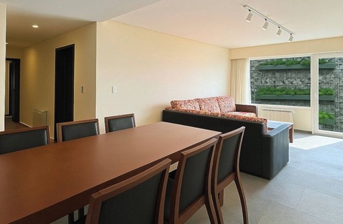 San Carlos de Bariloche Hotel | Delight in Nature Views at Pet-Friendly Accommodation w/Breakfast - 4 Units