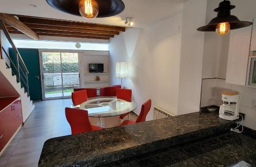 Arguello Apartment | Depto entero, moderno a metros de Sanatorio Allende