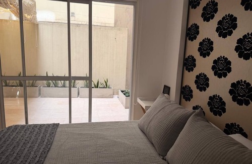 Colegiales Apartment | Design & light in Palermo/Colegiales | 1BR + balcony | WiFi + projector