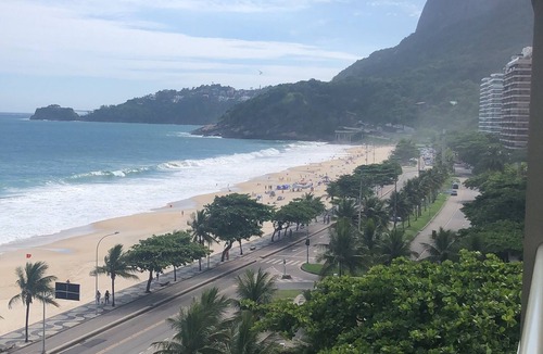 Sao Conrado Apartment | Designer apartment on São Conrado beach.