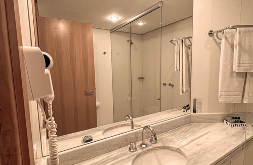 Brasilia Hotel | Discover Brasília | Scenic Room w/Outdoor Pool Access | Bay Park - 2.0 miles