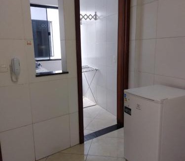 Centro Apartment | Dois quartos Cozinha completa Wi Fi Self check in com senha Central e perto de tudo a 4,4Km da Rodoviária e 15,4 km do Aeroporto Apartamento 301
