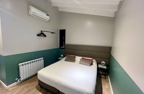 Historic Center Bed & Breakfast | Double Queen Size with Shared Bathroom