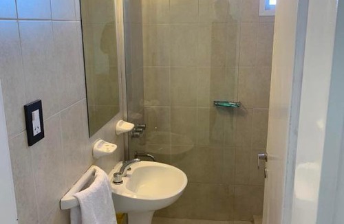 General Roca Apartment | Dpto Lyon